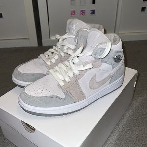 Nike Air Jordan 1 Mid SE Particle Grey DO7139-002 Women's Size 8.5